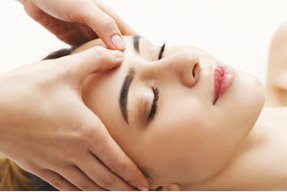 Massage und Wellness bei Louys Friseur und Beauty in Rosenheim